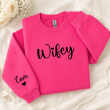 Load image into Gallery viewer, Wifey with name on sleeve
